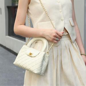 Customized Luxury Women's Genuine <b>Leather</b> Square Tote <b>Bag</b> Diamond Lattice Print Reversible Design <b>Soft</b> Texture Durable Single - Product Image 6