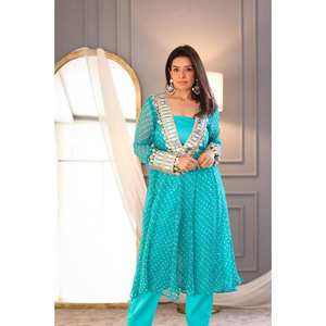 Ensemble haut-bas et dupatta en mousseline de soie pour soirée, design élégant - Product Image 1