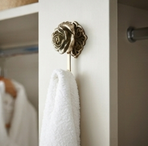 Artisanal Vintage Style Rose Wall <b>Hook</b> Metal Antique Finish Flower Design Single <b>Hook</b> For Clothing Storage Display Door Hanger - Product Image 6