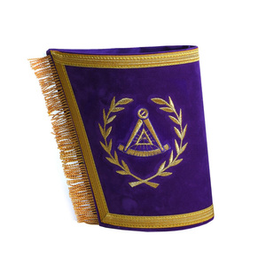 Manguitos de Primera Calidad Grand Master – Terciopelo Morado con Flecos Dorados, Accesorios Masónicos con Diseño Bordado - Product Image 2