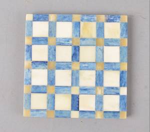 Support de sous-verres en noyer avec incrustation de résine, motif floral bleu et blanc, artisanal, de luxe, durable, écologique, couleur personnalisable, moderne - Product Image 5