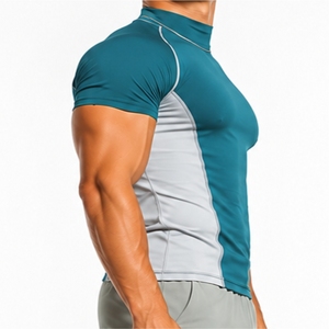 T-shirt de compression à col montant pour homme – Confort premium, séchage rapide, extensible, souple, mouvement fluide, design moderne - Product Image 3