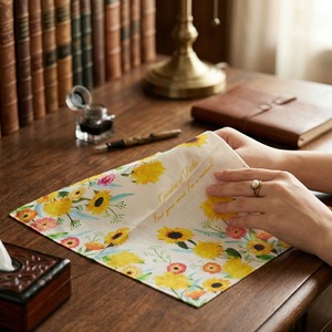 [K-ESSENTIALS] Pañuelo de Tela Cuadrado con Flores Amarillas, 60s Cotton, 50x50cm, Suave y Ecológico - Product Image 3