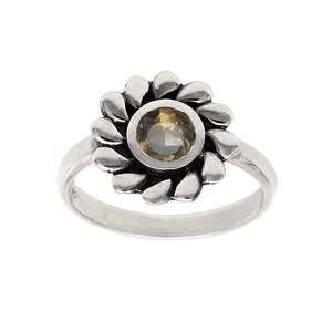 Anillo de cóctel con gema de cuarzo ahumado natural en forma de girasol, plata de ley 925 pura, joyería fina disponible a precio de mayoreo. - Product Image 1