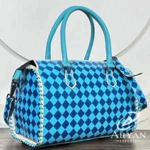Nouveau Grand Sac Fourre-tout Élégant pour Femme, Motif Damier Gravé à la Main, Sac à Bandoulière de Voyage, Sac de Créateur Tendance - Product Image 1