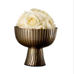 Bol de service intemporel en aluminium pour une décoration de table classique et moderne, offrant un style de service métallique élégant - Product Image 1