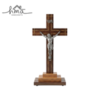 Crucifix en laiton artisanal avec base en bois, décoration religieuse, statue chrétienne de table, décoration de prière à domicile, objet cadeau