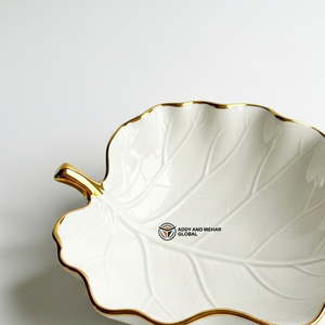 ชามเซรามิกสีขาวขอบทองรูปใบไม้ สำหรับใส่เครื่องประดับ ขนม ของตกแต่งบ้าน ภาชนะบนโต๊ะอาหาร และของประดับงานแต่งงาน - Product Image 3