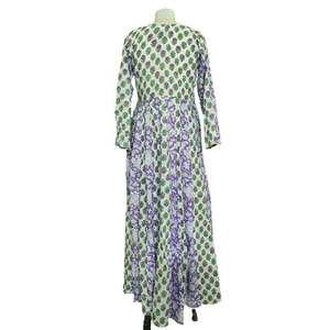 เดรสยาวลายดอกไม้ปะติดปะต่อ คอวี แขนยาว สไตล์โบฮีเมียน ทรงหลวม สวมใส่สบาย เหมาะสำหรับฤดูร้อน ขายส่ง - Product Image 3