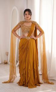 Conjunto de lehenga color mostaza para fiesta, con blusa de diseñador con bordados elaborados y dupatta Rangoli. - Product Image 1
