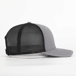 Casquette de camionneur personnalisée à 6 panneaux, réglable, unisexe, en maille de haute qualité avec logo personnalisé et patch tissé – Fournisseur en gros de casquettes de camionneur - Product Image 3