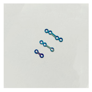 Plaques osseuses maxillo-faciales en titane bleu, instruments de chirurgie pour implants - Product Image 3