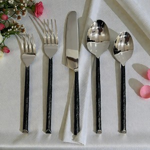 Juego de Cubiertos de Acero Inoxidable Premium con Mango Texturizado Negro, Colección de Cubiertos de Lujo, Aptos para Lavavajillas, Ligeros, Forma Irregular - Product Image 6