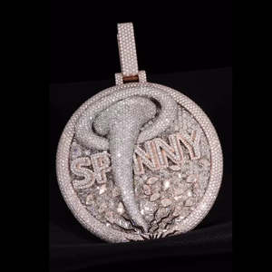 Colgante Medallón Giratorio de Plata de Ley 925 Maciza con Moissanita VVS Iced-Out, Texto Personalizado, Amuleto Hip-Hop Tornado, Estrella de Jesús - Product Image 2