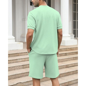 Conjunto de pantalones cortos de entrenamiento de verano con logotipo personalizado para hombre, 2 piezas, de secado rápido, estilo urbano, ligeros, camisetas y pantalones cortos unisex. - Product Image 6