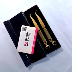 Pinzas para Pestañas de Plasma Doradas GETUP BROSONS, Punta Suave de Precisión, Empaque en Caja con Diseño de Corazón - Product Image 1