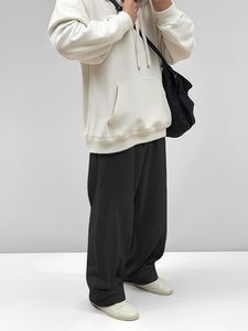 Fabricants de vêtements personnalisés : Pantalons de jogging à double taille, pantalons de survêtement amples et épais, pantalons de sport pour hommes avec impression sérigraphiée - Product Image 3