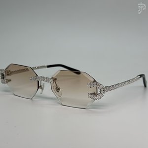 Lunettes de soleil de luxe géométriques VVS avec diamants Moissanite taille ovale, monture moderne et tendance, effet glacé - Product Image 3
