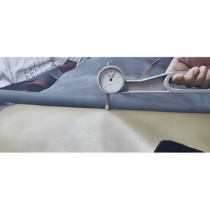 High Quality Eco-Friendly Olive <b>Green</b> Pebble Leather Hide 0.7-0.9mm Thickness Selected for Luxury Bags Belts Wallets - Product Image 5