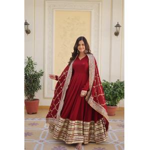 Vestido Étnico de Algodón con Encaje y Dupatta en Contraste, con Bordado Faux Blooming y Lentejuelas Zari, Disponible al por Mayor para Fiestas - Product Image 1