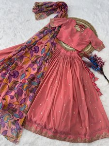 TENNECY Choli de Mujer, Largo hasta el Tobillo, Corte Regular, en Seda Cosmos con Bordado de Lentejuelas Zari, para Fiestas y Bodas - Product Image 5