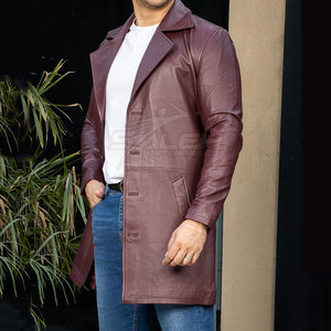 Manteau en cuir élégant avec longues empiècements, surface lisse, fermeture boutonnée et coupe confortable - Product Image 3