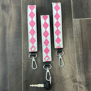 Usine en gros de luxe en cuir de vachette véritable bracelet porte-clés Logo personnalisé porte-clés en cuir à carreaux bracelet promotionnel - Product Image 5