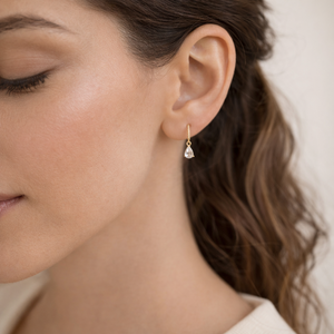 Élégantes boucles d'oreilles pendantes en or jaune 14 carats avec diamants de laboratoire pour femme, idéales pour les mariages, les fêtes et comme cadeau d'anniversaire de mariage - Product Image 2