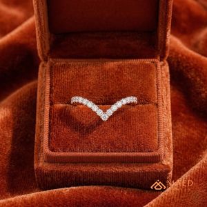 Anillo de Compromiso en Forma de V con Moissanita en Oro Rosa, Joyería Nupcial con Diamantes para Mujer, Aniversario, EE. UU. - Product Image 5