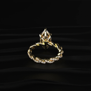 Anillo de compromiso con diamante de corte marquesa cultivado en laboratorio, pavé retorcido, certificado IGI, de color D a F, 2.00 ct central, 0.25 ct laterales, 2.25 ct radiante. - Product Image 4