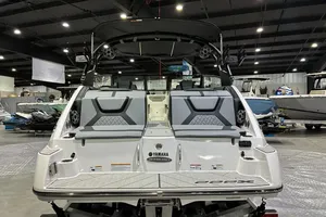 Los Barcos Yamahaas 222XD Más Vendidos del 2026, 3 Años de Garantía, hasta 10 Pasajeros, Listos para Enviar - Product Image 3