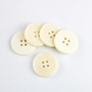 Boutons personnalisés en os blanc à 4 trous pour manteau trench extérieur - Product Image 2