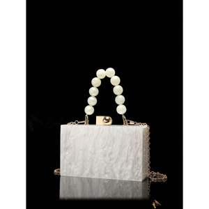 Bolso de Mano de Resina para Mujer, Hecho a Mano en India por RR ENTERPRISES, para Fiestas, Decoraciones Elegantes para Ocasiones Especiales - Product Image 3