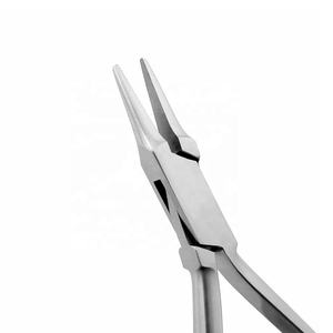 Alicates de punta plana de acero inoxidable de alta calidad de 14 cm con mordazas dentadas y lisas para doblar alambres dentales y de ortodoncia manual - Product Image 4