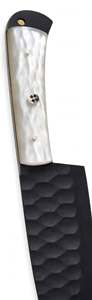 Cuchillo de Cocina Negro Forjado a Mano con Mango de Resina Perlada - Product Image 2
