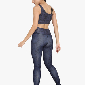Ensemble de sport 3 pièces sexy et respirant pour femme, léger, avec décolleté en V profond et taille haute pour un effet push-up fessier, idéal pour l'entraînement actif - Product Image 4