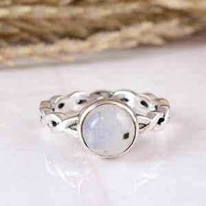 Anillo de Nudo Celta de Plata de Ley 925 Hecho a Mano por SHYAM JEWELRY con Piedra Lunar Arcoíris Blanca y Azul, Estilo Bohemio y Hippie, Unisex, para Boda - Product Image 1