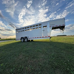 Remorque pour bétail, remorque pour chevaux, 2026 S&S Dura Line Silver Trim 6x16, double essieu, galvanisée à chaud, remorque RHS - Product Image 3