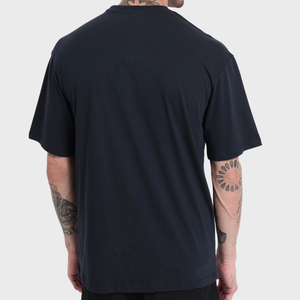 เสื้อยืดผู้ชายลายกราฟิก  ลายพิมพ์ทันสมัยบนผ้าฝ้ายนุ่ม สำหรับผู้ชายที่ต้องการความสบายในชีวิตประจำวัน เสื้อยืดผู้ชายลำลอง - Product Image 2