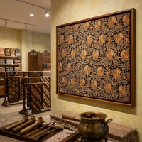 Kain Katun Batik Tulis Indonesia Buatan Tangan dengan Motif Bunga Kastubo Tradisional, Warna Hitam Sogan Gelap, Tekstil Premium