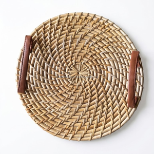 Bandeja de Servir Bohemia de Ratán Natural Tejida a Mano AG Elements con Asas de Cuero PU de 12 Pulgadas, Bandeja Decorativa para Otomana o Bodas - Product Image 1