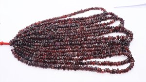 Perles de grenat naturel du Mozambique lisses et brutes, 6-7 mm, grenat rouge uni, perles roulées, brin de 16 pouces, grenat du Mozambique irrégulier - Product Image 2