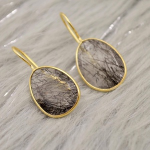 Pendientes de cuarzo rutilado negro natural brillante en plata de ley 925 chapada en oro, corte clásico, joyería brillante para mujer. - Product Image 1