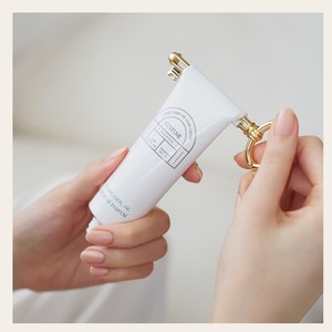 ครีมทามือบำรุงผิว Leofume Ecrin Hand Cream 50 มล. โลชั่น/ครีมผสมไฮยาลูรอนิก แอซิด ช่วยให้ผิวเนียนนุ่ม - Product Image 6
