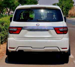 Nissan Patrol Platinum SUV Usado, Manual, Turbo, Cuero Oscuro - Product Image 3