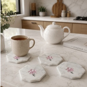 Sous-verres floraux de qualité supérieure avec support en pierre naturelle, accessoires de table décoratifs imperméables, disponibles à la vente - Product Image 1