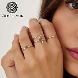 Anillo de Compromiso Minimalista de Plata con Moissanita Corte Cojín y Engaste de Garras, Certificado IGI, Unisex, para Uso Diario - Product Image 3