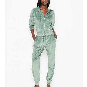 Conjunto de Dos Piezas de Invierno para Mujer, Tejido de Velour con Logotipo Personalizado Bordado, Ajustado, Sólido, Transpirable, 100% Algodón, Sudadera con Capucha Regular - Product Image 4