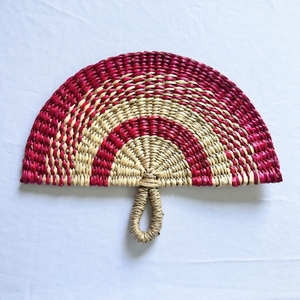 Abanico Plegable Hecho a Mano con Hierba Marina Natural, Abanico Rústico Ecológico para Recuerdo de Boda o Decoración del Hogar - Product Image 4