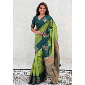 Sari Verde Iguana de Seda Suave con Borde Floral y Contraste Tejido con Zari para Vestidos de Noche - Product Image 5